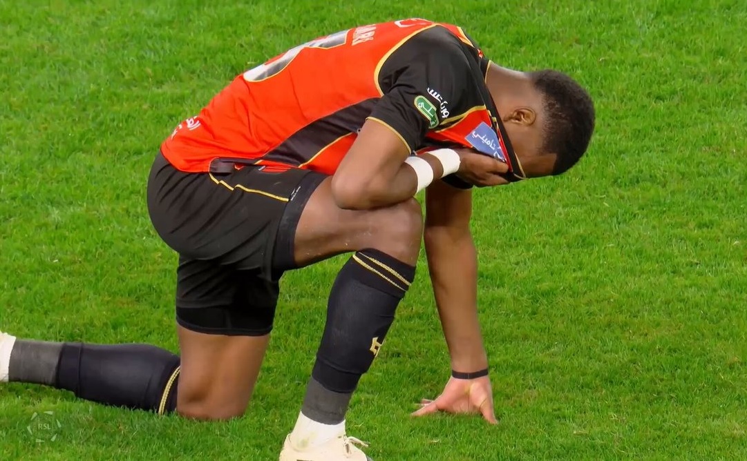 الرياض يتعادل مع الفيحاء بهدف لمثله