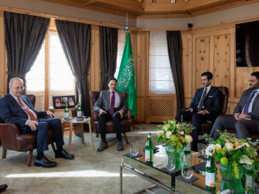 وزير الخارجية يلتقي رئيس مجلس الوزراء الفلسطيني