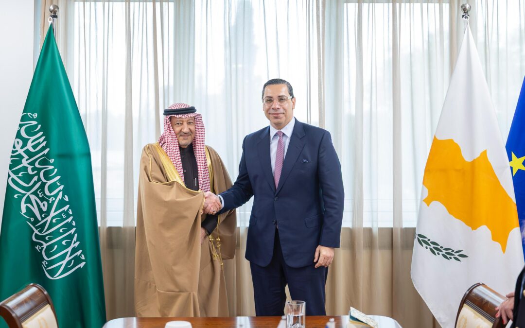 نائب وزير الخارجية يلتقي وزير خارجية قبرص