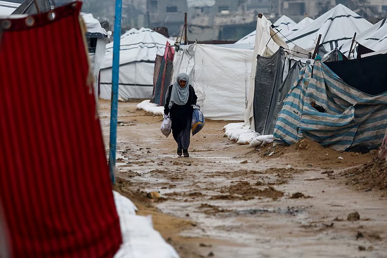 “وزراء خارجية المملكة والأردن والإمارات وإندونيسيا وباكستان وتركيا وقطر ومصر” يعربون عن بالغ قلقهم إزاء تدهور الوضع الإنساني في قطاع غزة