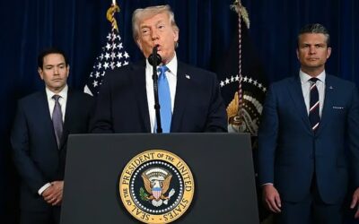 “ترامب” ينشر صورة لـ “مادورو” وهو معتقل على متن سفينة أمريكية بعد عملية “فورت تيونا”