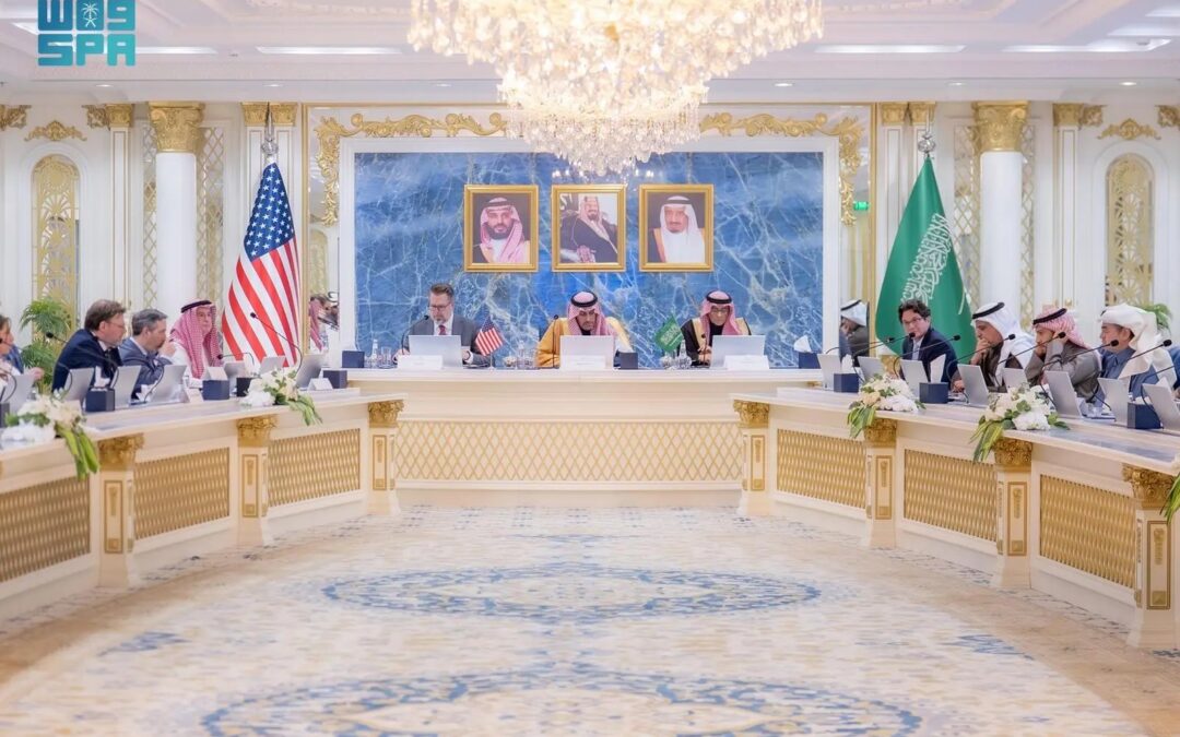 لقاء طاولة مستديرة بالرياض يبحث تعزيز التجارة والاستثمار السعودي الأمريكي