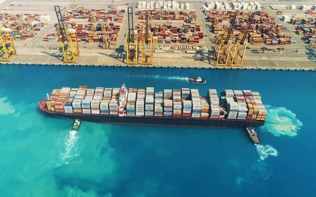 الصادرات غير البترولية ترتفع 20.7 % في نوفمبر 2025