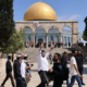 عشرات المستوطنين يقتحمون الأقصى تحت حماية شرطة الاحتلال