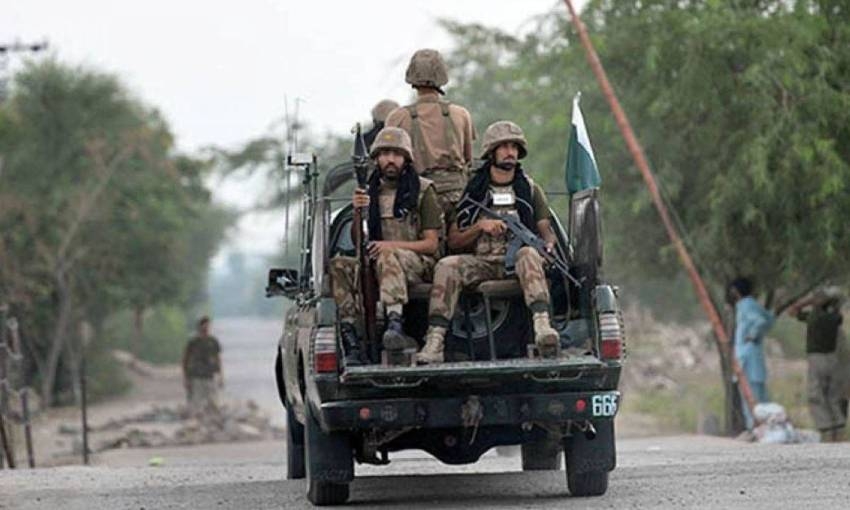 الأمن الباكستاني يقضي على إرهابيين نصبا كمينًا