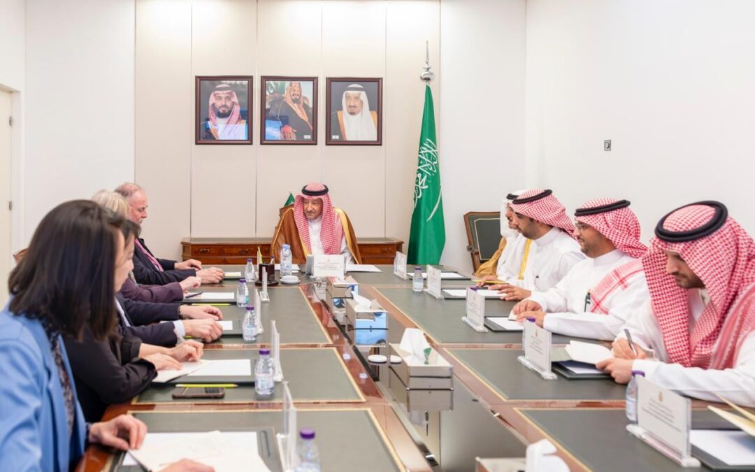 “الخريجي” يستضيف رئيس مجلس المياه العالمي