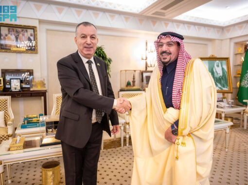 أمير القصيم يستقبل سفير جمهورية الجزائر لدى المملكة