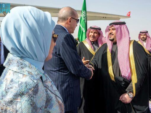 أردوغان يصل إلى الرياض وفي مقدمة مستقبليه نائب أمير المنطقة
