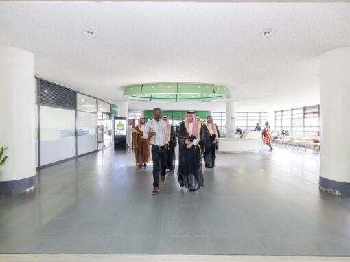 “الخريجي” يتابع سير العمل في مستشفى الملك فيصل برواندا