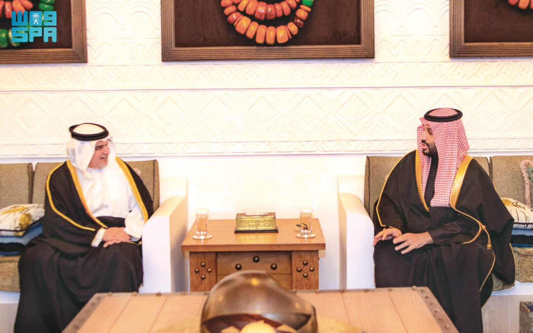 ولي العهد يستعرض مع نظيره البحـريني فرص التعاون
