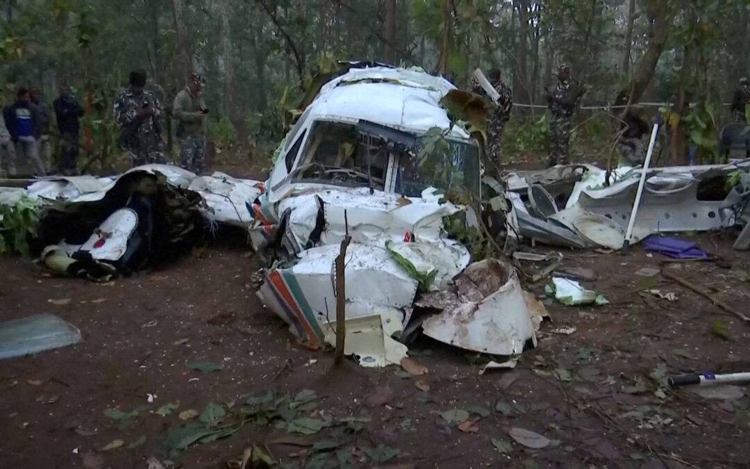 مصرع 7 أشخاص بعد سقوط طائرة إسعاف جوي في الهند