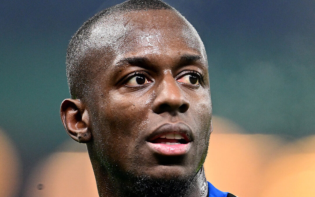 هامبورج يفرض غرامة كبيرة على لاعبه دومبي مع استمرار إيقافه