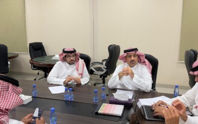رئيس مركز العبلاء ورجال الأعمال والإعلاميون يزورون غرفة عمليات أجاويد 4 في بيشة