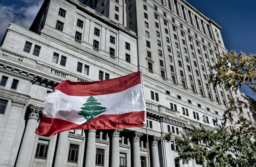 السفارة الأمريكية في بيروت تجلي عشرات من موظفيها احترازياً