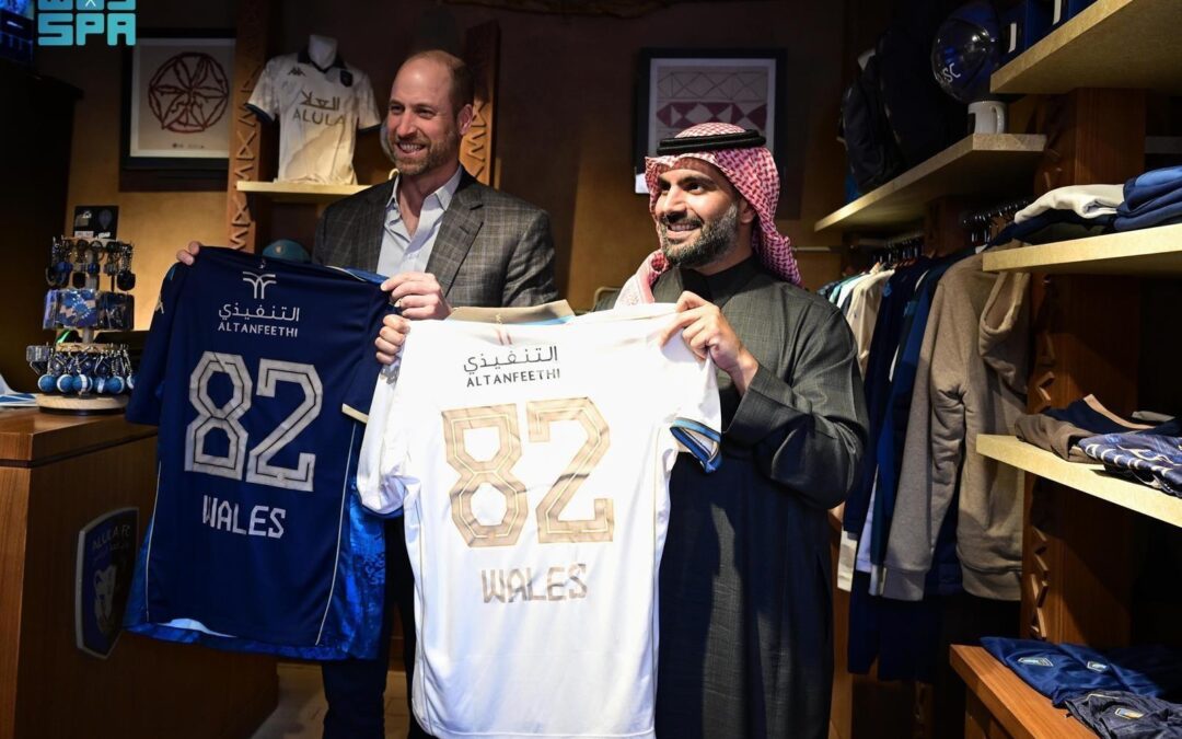 ولي عهد بريطانيا يزور العُلا برفقة وزير الثقافة ويطّلع على مبادرات بيئية وثقافية