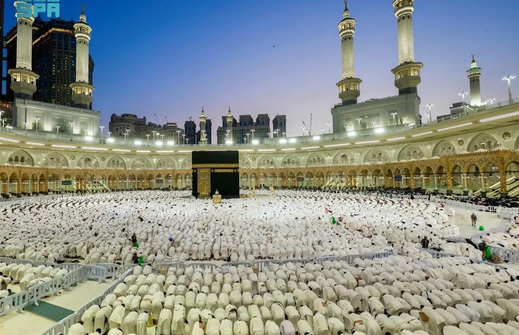 تسجيل أكثر من 904 آلاف معتمر في المسجد الحرام خلال يوم واحد برمضان