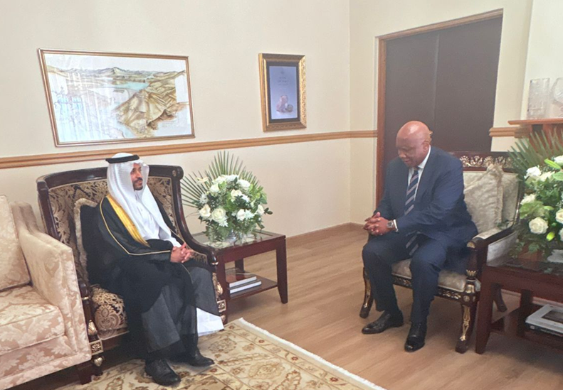 السفير الحربي يقدم أوراق اعتماده سفيرًا غير مقيم لدى مملكة ليسوتو