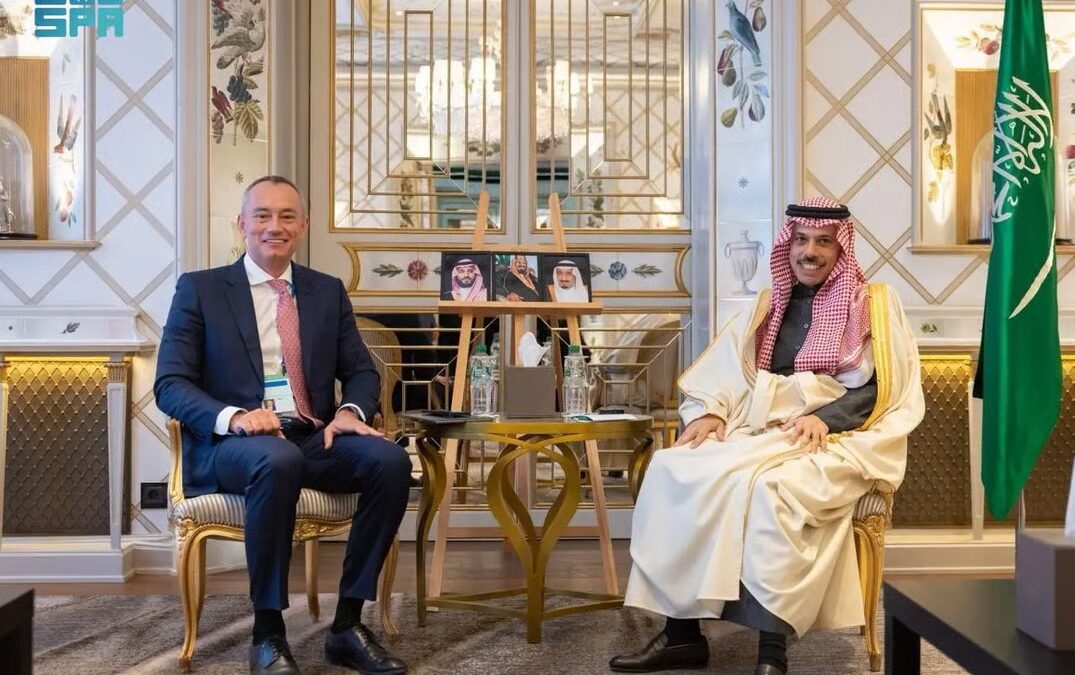 “وزير الخارجية” يبحث مع ممثل مجلس السلام تطورات الأوضاع في غزة بميونخ 2026