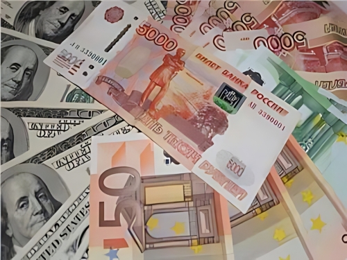 المركزي الروسي يرفع سعر صرف الروبل