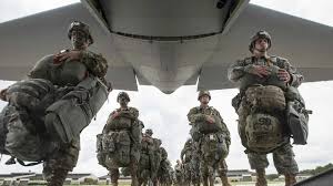 واشنطن ترسل 2000 مظلي للشرق الأوسط وتبحث خطة للسيطرة على جزيرة خرج