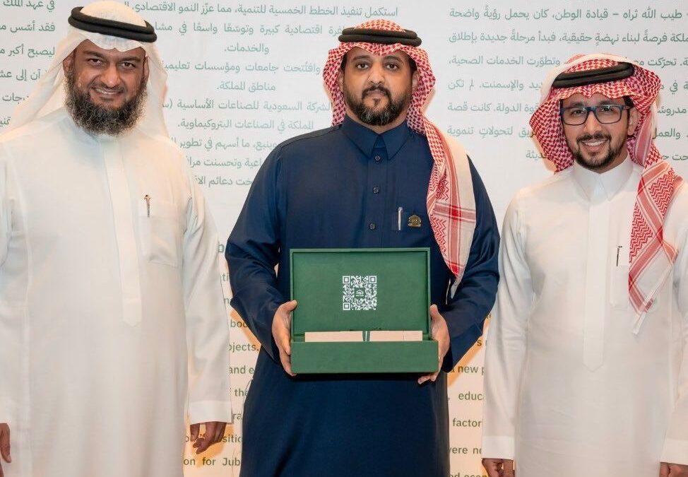 جود الإسكان تُكرِّم الإعلامي عبدالله القرني تقديرًا لجهوده في تغطية حملتها الرمضانية