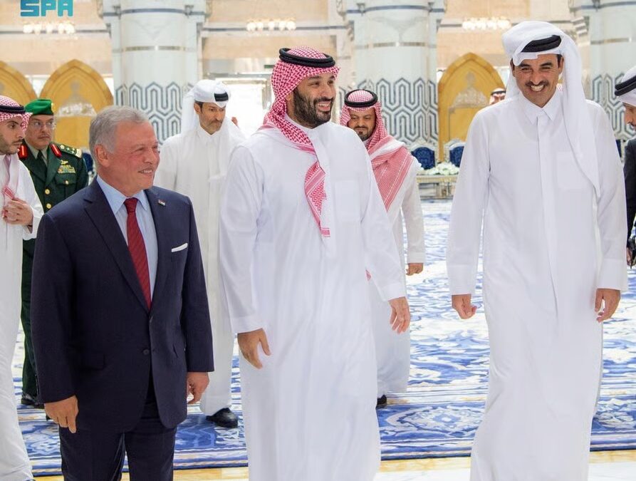 لقاء ثلاثي في جدة يدين الهجمات الإيرانية على الخليج والأردن ويبحث تهديد الملاحة والطاقة