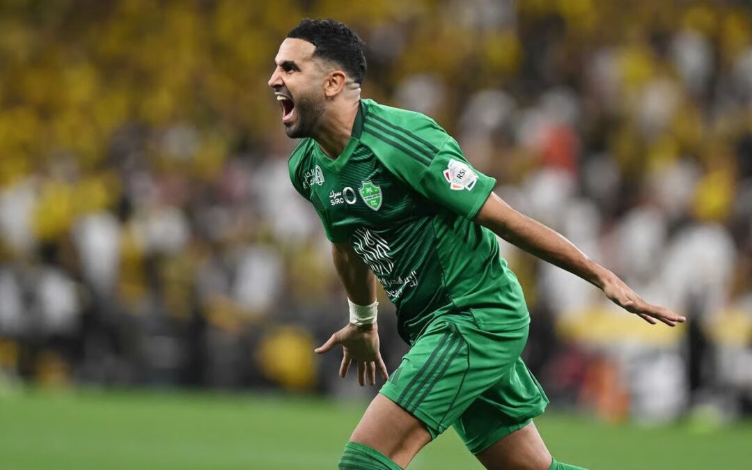 هدف رياض محرز في ديربي جدة يحصد جائزة الأجمل في الجولة 25