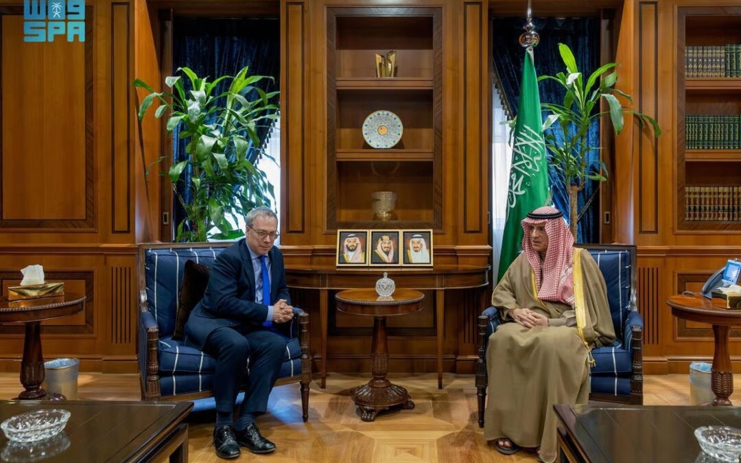 الجبير يستضيف المدير العام السياسي للخارجية البريطانية في الرياض