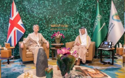 وزير الطاقة يبحث آفاق التعاون مع وزيرة الخارجية والتنمية البريطانية