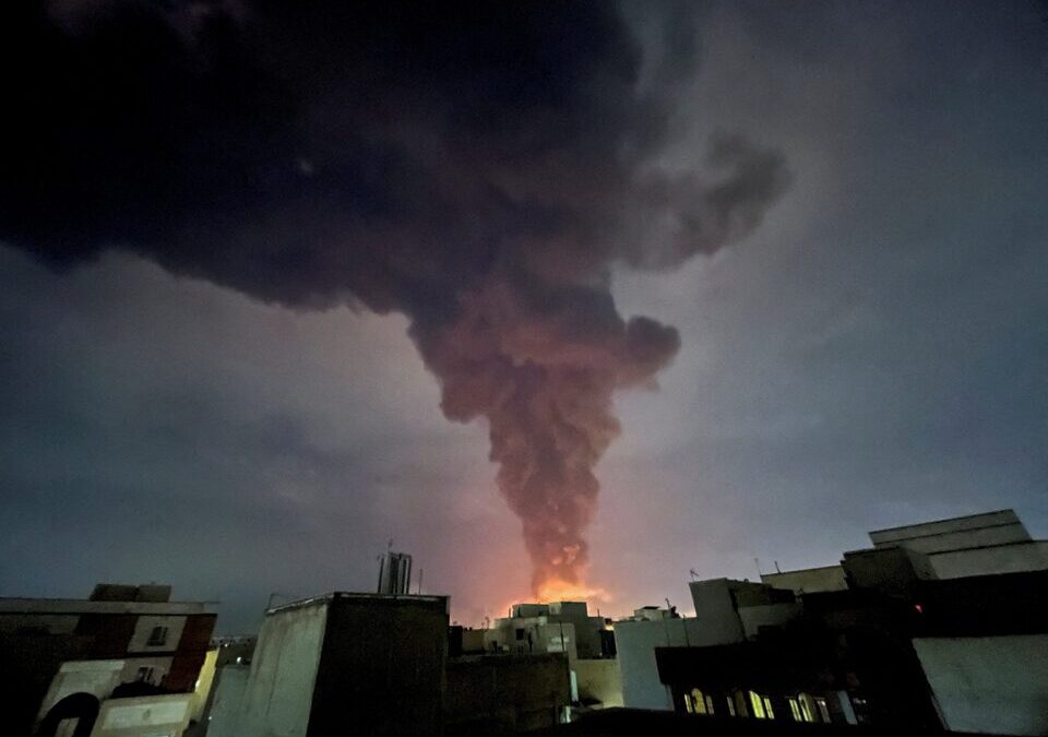 ترامب يهدّد إيران بضربة عسكرية أشد إذا لم تُقِرّ بهزيمتها في الحرب