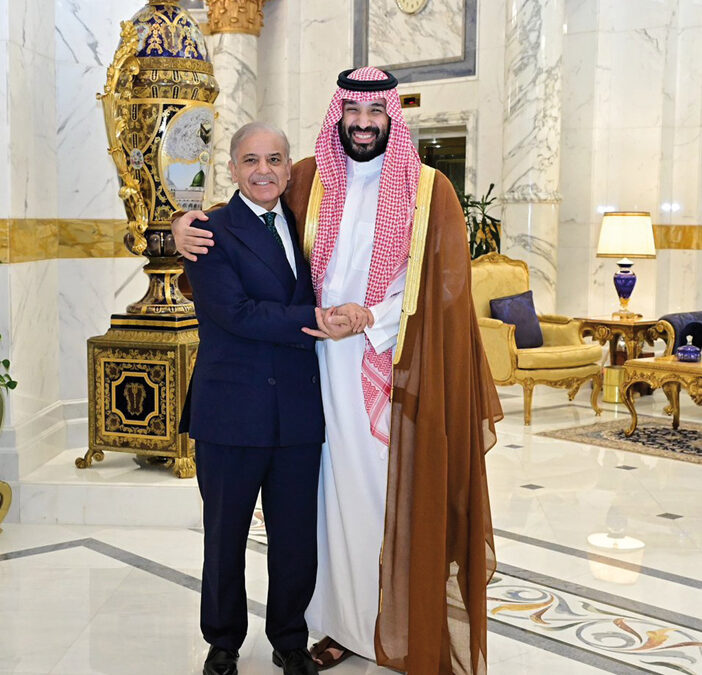 السعودية تمدد وديعتها لـ (المركزي الباكستاني) بقيمة 5 مليار دولار.. وتقدم وديعة إضافية بقيمة 3 مليار دولار