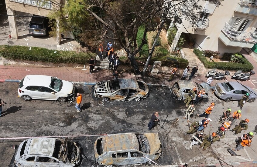 هجوم منسق بصواريخ ومسيرات من إيران ولبنان واليمن يستهدف تل أبيب ومناطق إسرائيلية واسعة