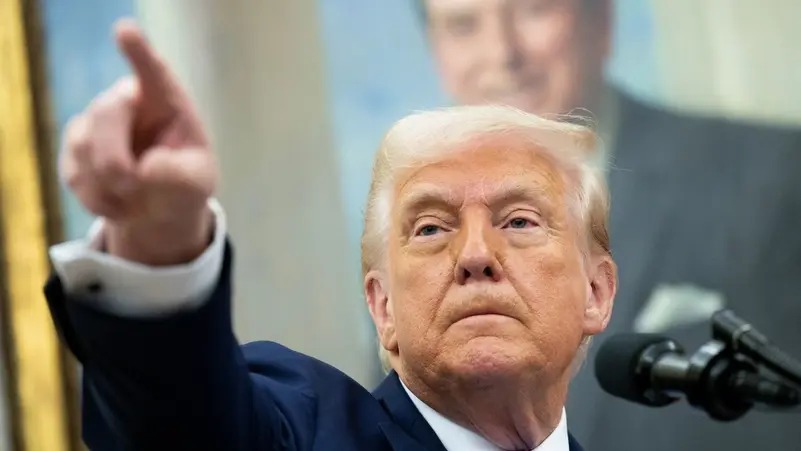 إبادة خلال ليلة و170 طائرة في السماء.. ترامب يكشف أكبر عملية إنقاذ جوي ويصعّد ضد إيران