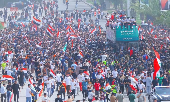 استقبال شعبي حاشد في بغداد لمنتخب العراق بعد تأهله إلى كأس العالم