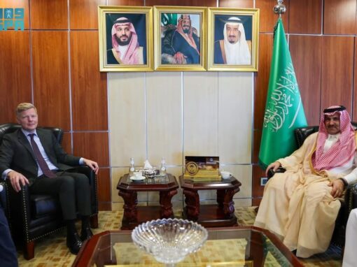 آل جابر يبحث مع مبعوث الأمم المتحدة لليمن جهود إطلاق المحتجزين