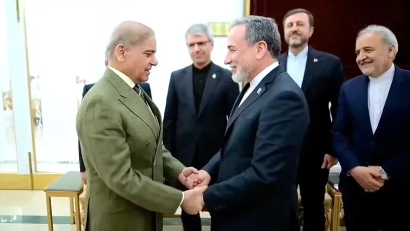 إيران تسلّم باكستان قائمة مطالب لوقف التصعيد مع واشنطن