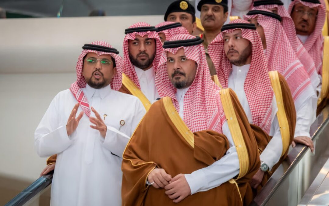 أمير المدينة يتفقد محطة قطار الحرمين ويطلع على خطة التشغيل