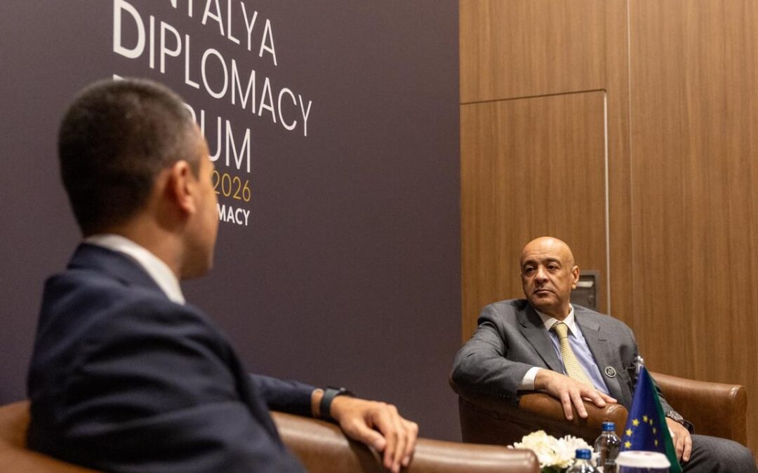 أمين مجلس التعاون والمبعوث الأوروبي يجدّدان إدانة الهجمات الإيرانية