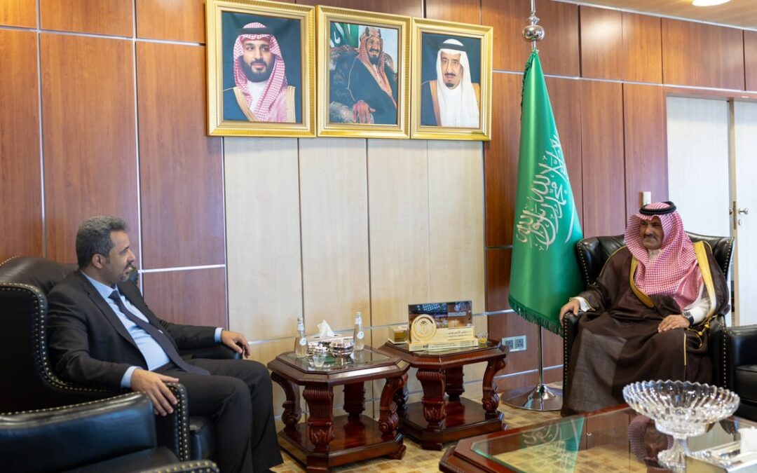 آل جابر يبحث مع محافظ لحج ترتيبات الحوار الجنوبي ودعم التنمية بالمحافظة