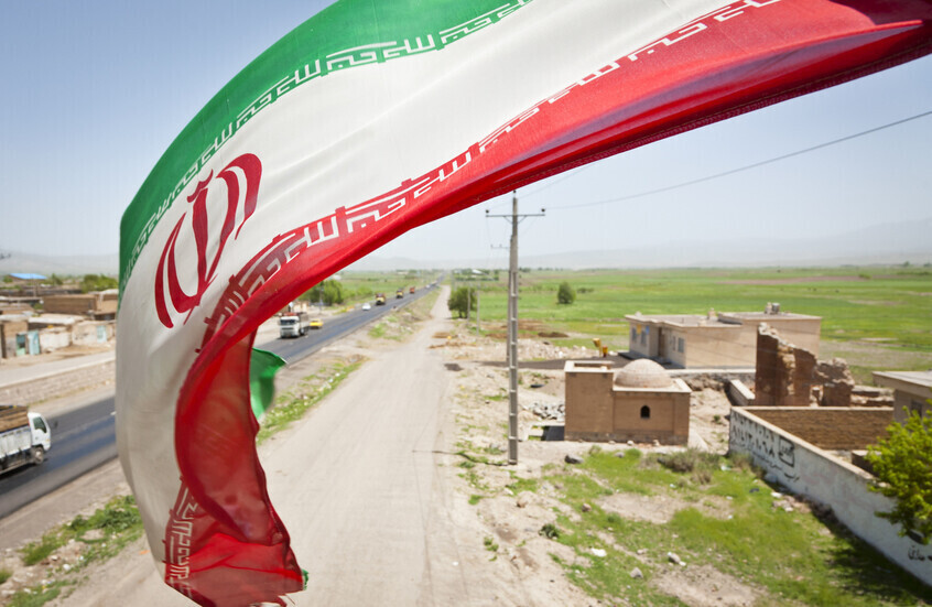 إيران تعلن تفكيك شبكات تجسس إلكتروني وضبط 6000 قطعة معدات تجسس و3000 سلاح