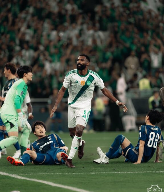 الأهلي يتوج بنخبة آسيا للمرة الثانية على التوالي