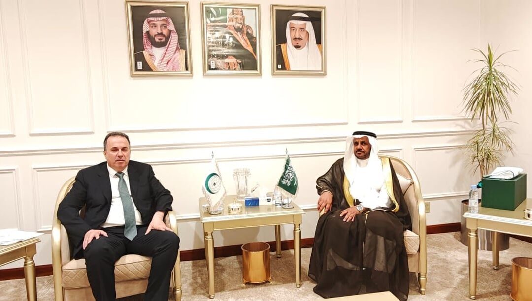 مندوب السعودية لدى التعاون الإسلامي يبحث مع الأمين المساعد الجديد تعزيز دعم فلسطين والقدس