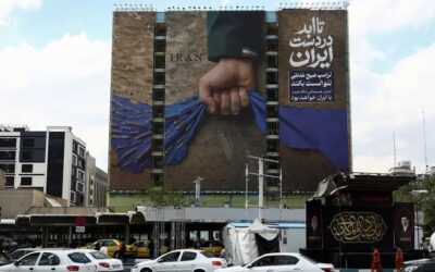 إيران تحذّر من حصار أمريكي لموانئها وتلوّح بتعريض موانئ الخليج للخطر