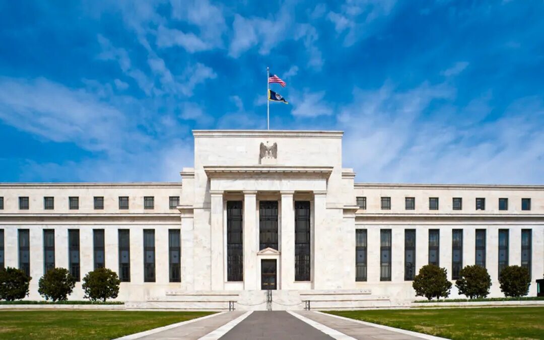 الفيدرالي الأمريكي يثبت الفائدة بين 3.50% و3.75%