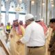 نائب أمير مكة يتفقد مركز استقبال وتوجيه الحجاج بالنوارية ويزور المسجد الحرام