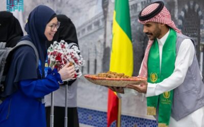 وصول أولى رحلات مستفيدي مبادرة طريق مكة من بروناي إلى مطار المدينة المنورة