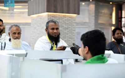 حجاج بنغلاديش يشيدون بمبادرة طريق مكة التي تختصر إجراءات الحج من دكا إلى المملكة