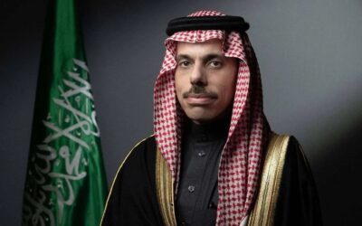 وزير الخارجية يتلقى من نظيره الكويتي اتصالًا هاتفيًا