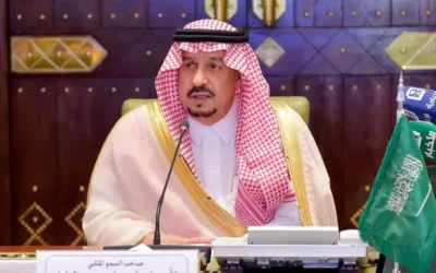 أمير الرياض يُعزّي وزير الاستثمار في وفاة والده
