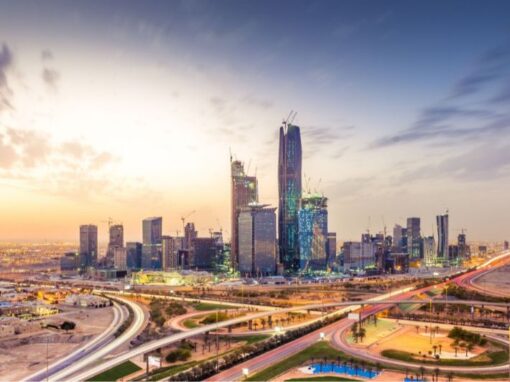 المملكة تدين وتستنكر بأشد العبارات استهداف ناقلة إماراتية أثناء عبورها مضيق هرمز